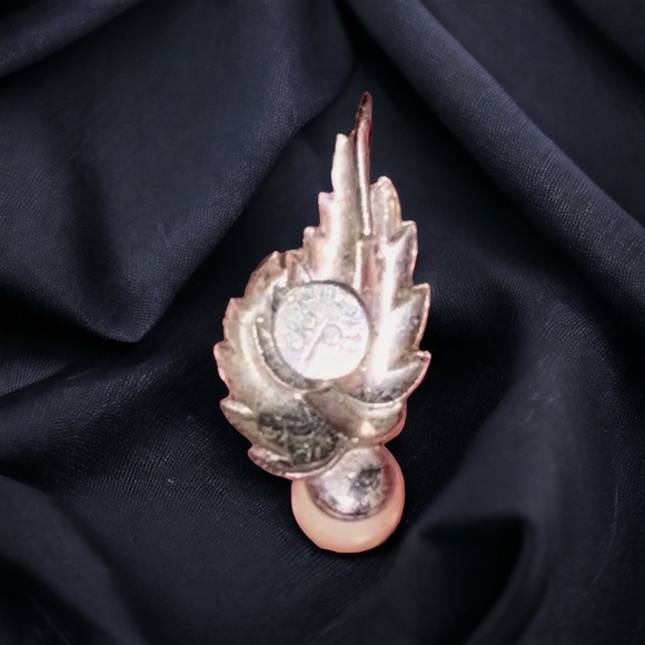 Midcentury Genuine Pearl Sterling Silver Leaf Leaves Pendant - Picture 2 of 3